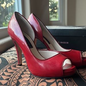 Steven by Steve Madden size 7 patent red heels